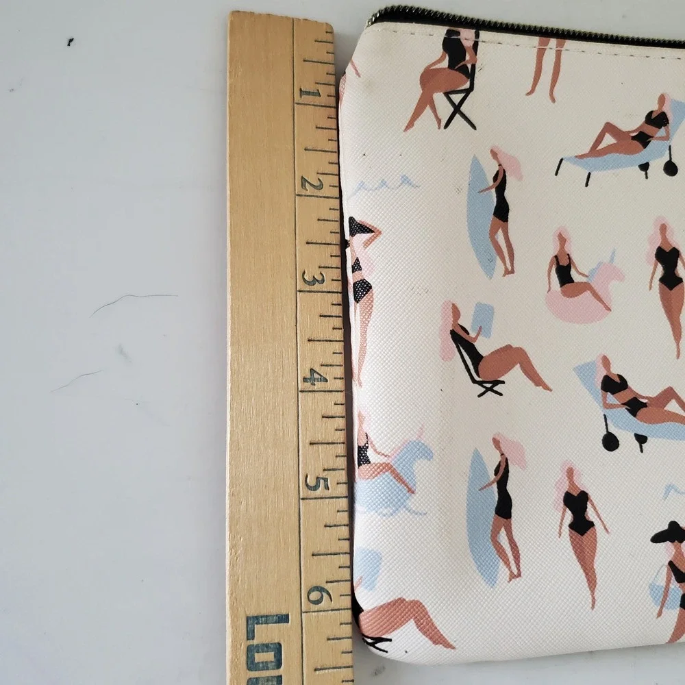 Ruby + Cash On Holiday Beach Print Makeup Bag Pouch Cream Gold Zipper